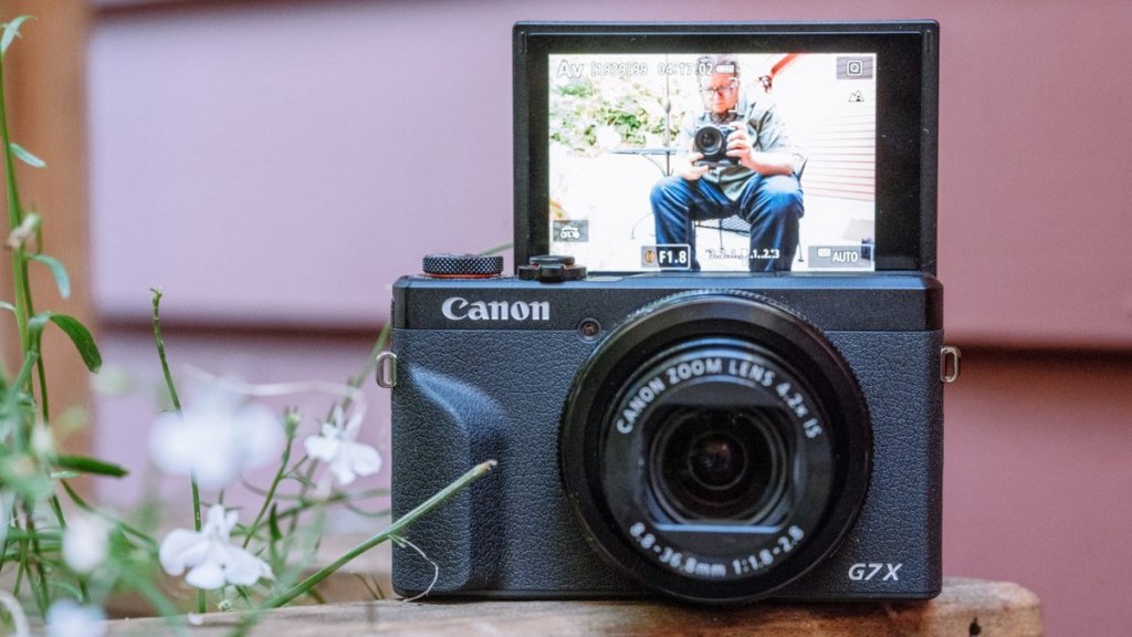 7 best cameras for Vlogging and Streaming under $1000: Canon G7 X Mark III