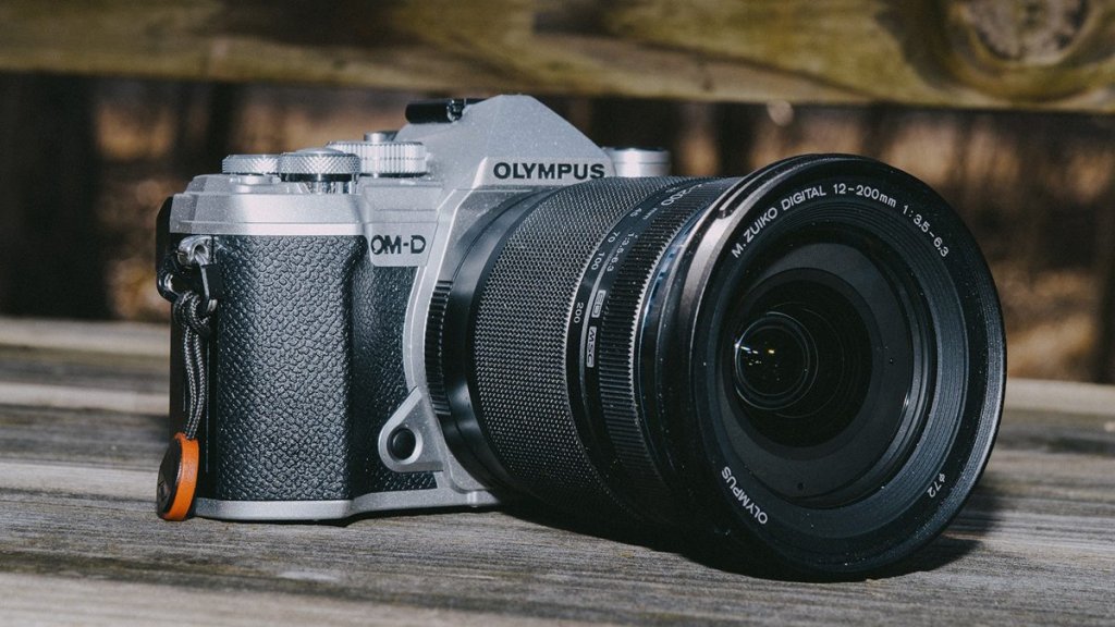 7 best cameras for Vlogging and Streaming under $1000: Olympus E-M5 Mark III