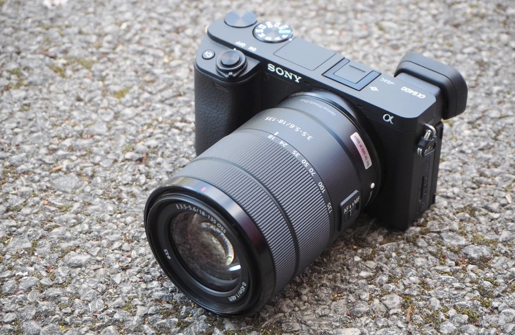 7 best cameras for Vlogging and Streaming under $1000: Sony A6400